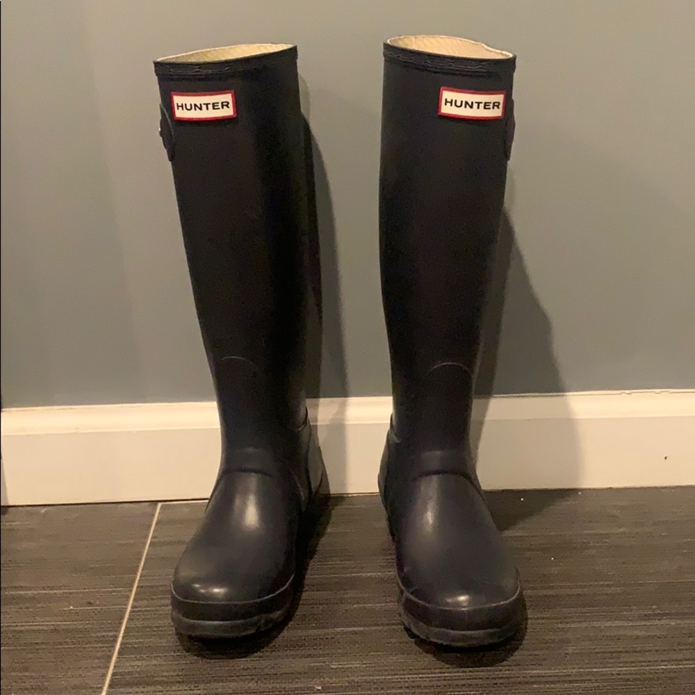 Tall Hunter rain boots lightly worn!!